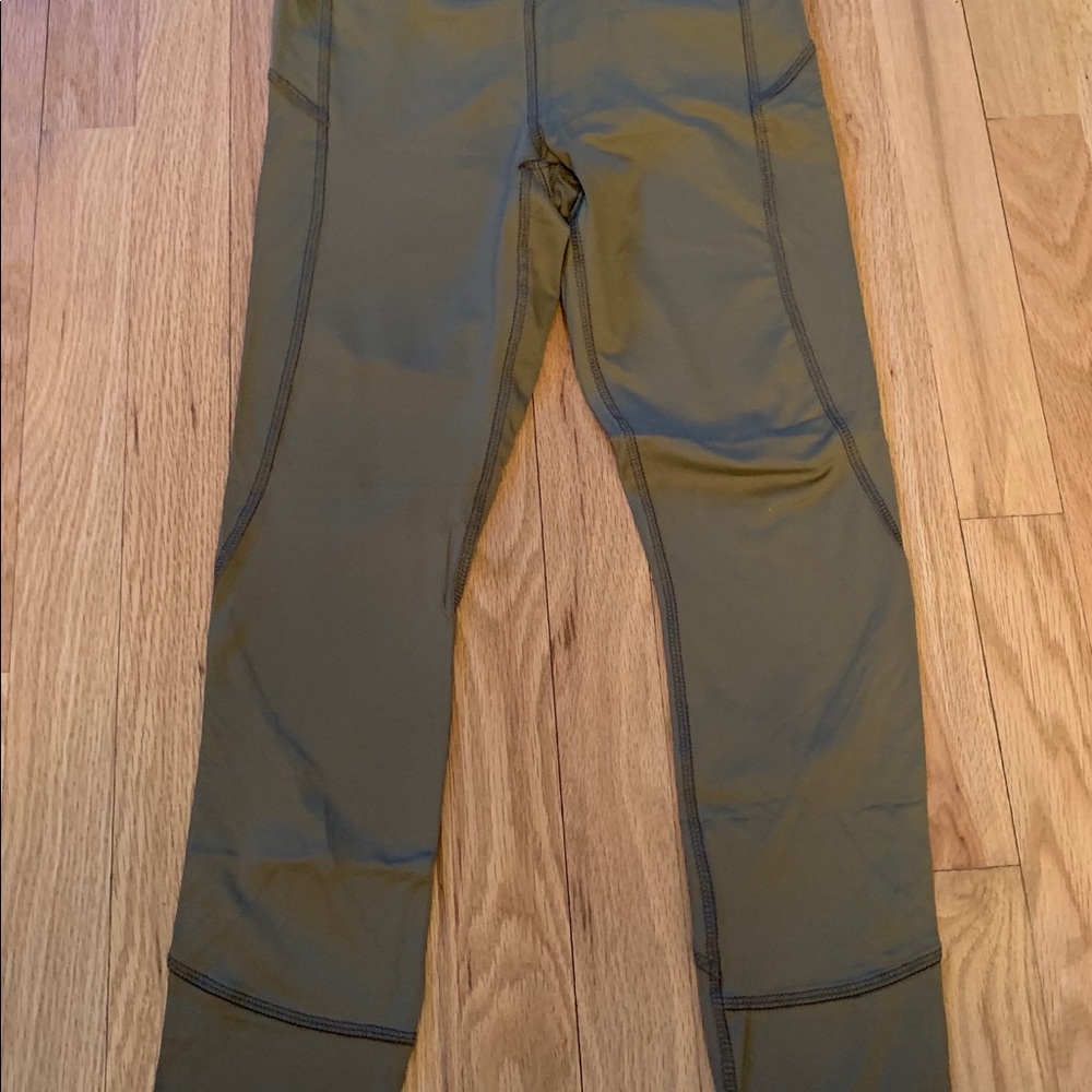 Lululemon In Movement Tight 25” Sz 4 Olive NWOT - Picture 3 of 5